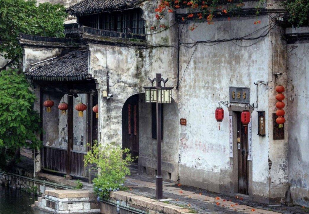 鱼刺卡喉她用了土办法,殊不知鱼刺正悄悄向颈总动脉逼近…看看吧
